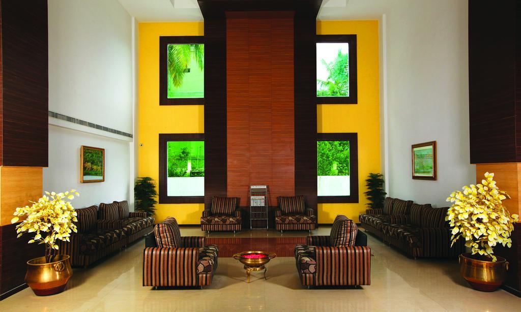 วี แกรนด์ โฮเต็ล Hotel มทุราย ภายนอก รูปภาพ