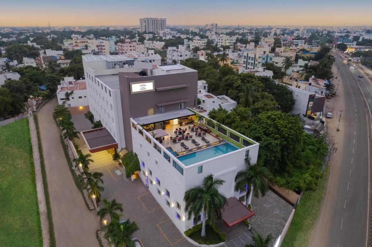 วี แกรนด์ โฮเต็ล Hotel มทุราย ภายนอก รูปภาพ