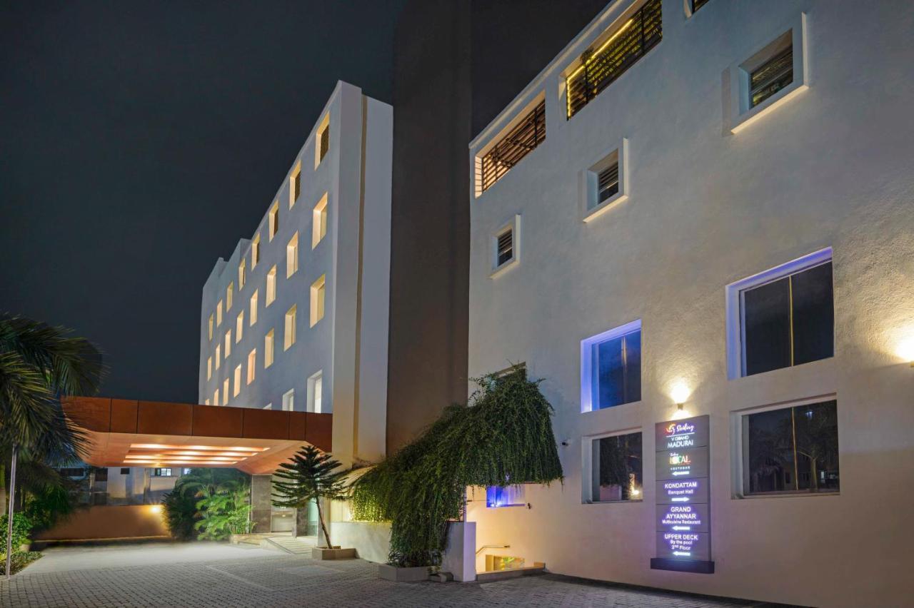 วี แกรนด์ โฮเต็ล Hotel มทุราย ภายนอก รูปภาพ